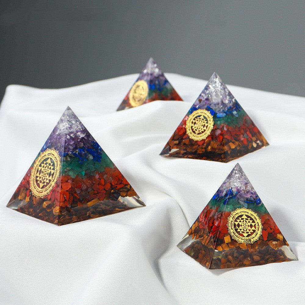 Crystal pyramids for energy generation, perfect for Reiki, chakra healing, and meditation practices.