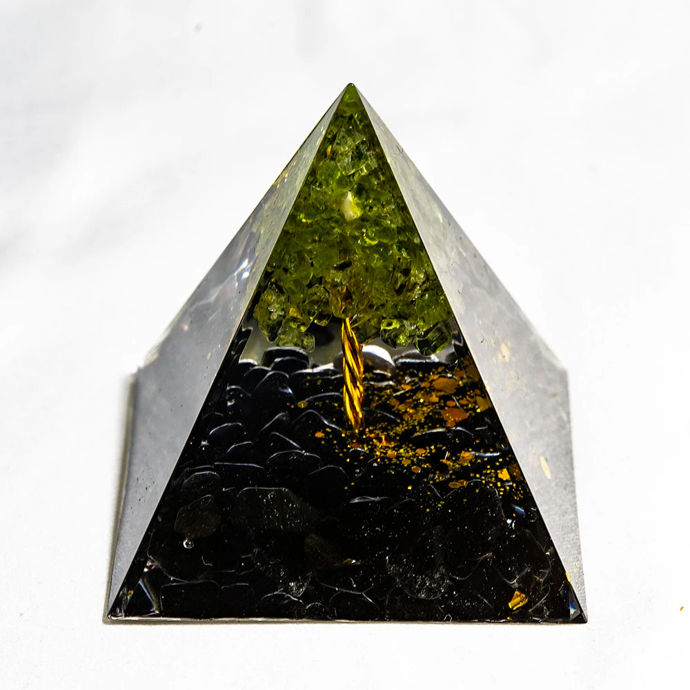 Natural Crystal Energy Generator Pyramid – Peridot and Amethyst Reiki Healing Chakra for Meditation and Home Decor