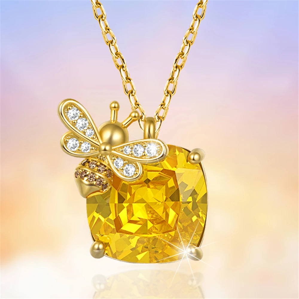 Luxury Design Sparkling Square Citrine Bee Pendant Necklace for Women Elegant Lady Party Jewelry Romantic Valentine's Day Gifts