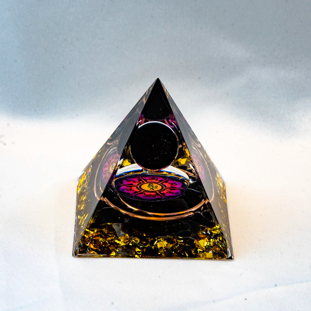 Natural Crystal Energy Generator Pyramid – Peridot and Amethyst Reiki Healing Chakra for Meditation and Home Decor